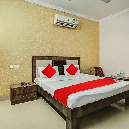 Hotel O Royal Mohali Bagian luar foto