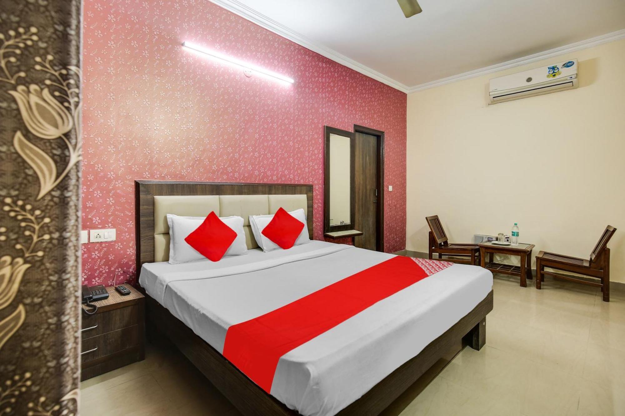 Hotel O Royal Mohali Bagian luar foto
