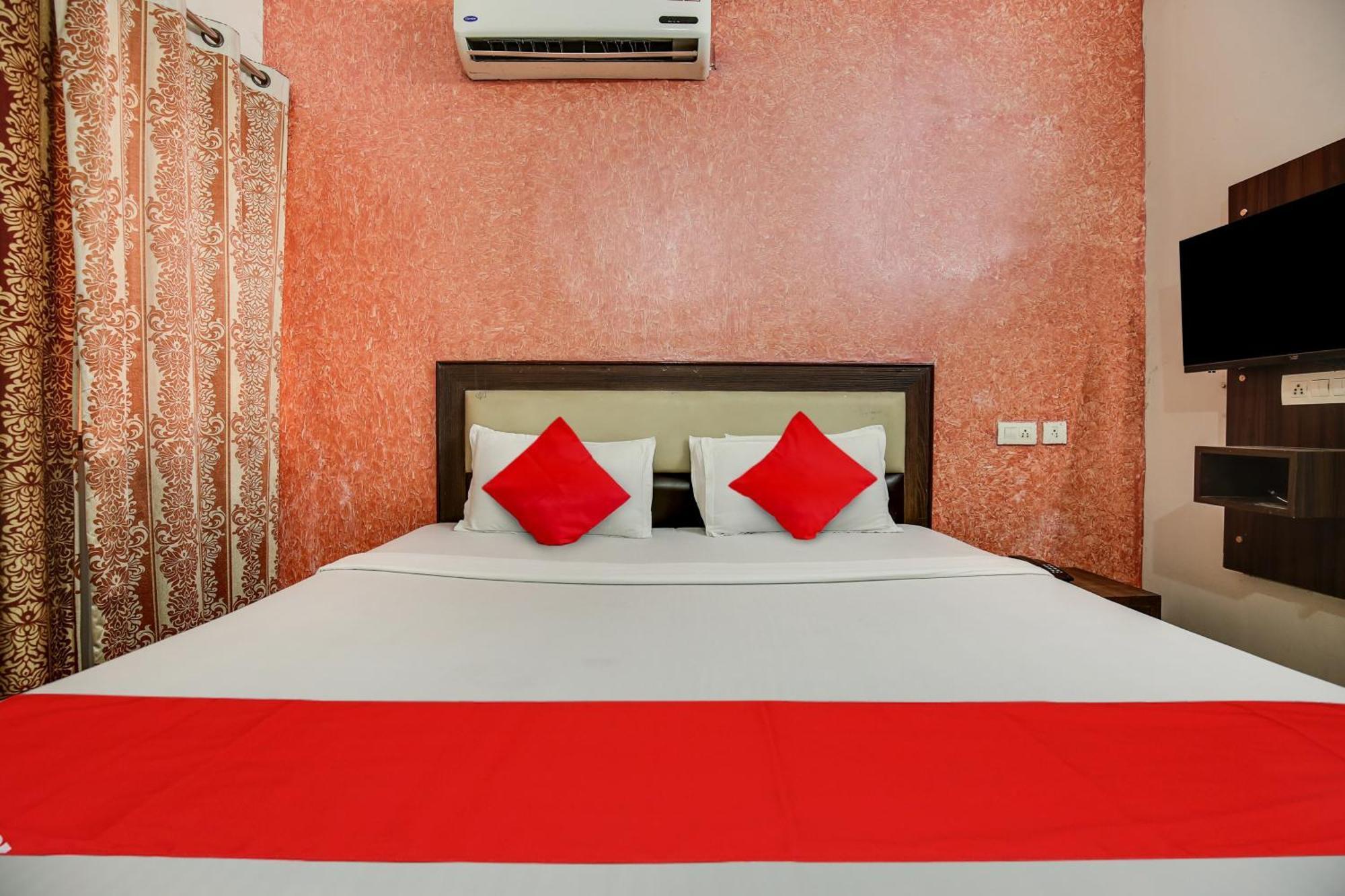 Hotel O Royal Mohali Bagian luar foto