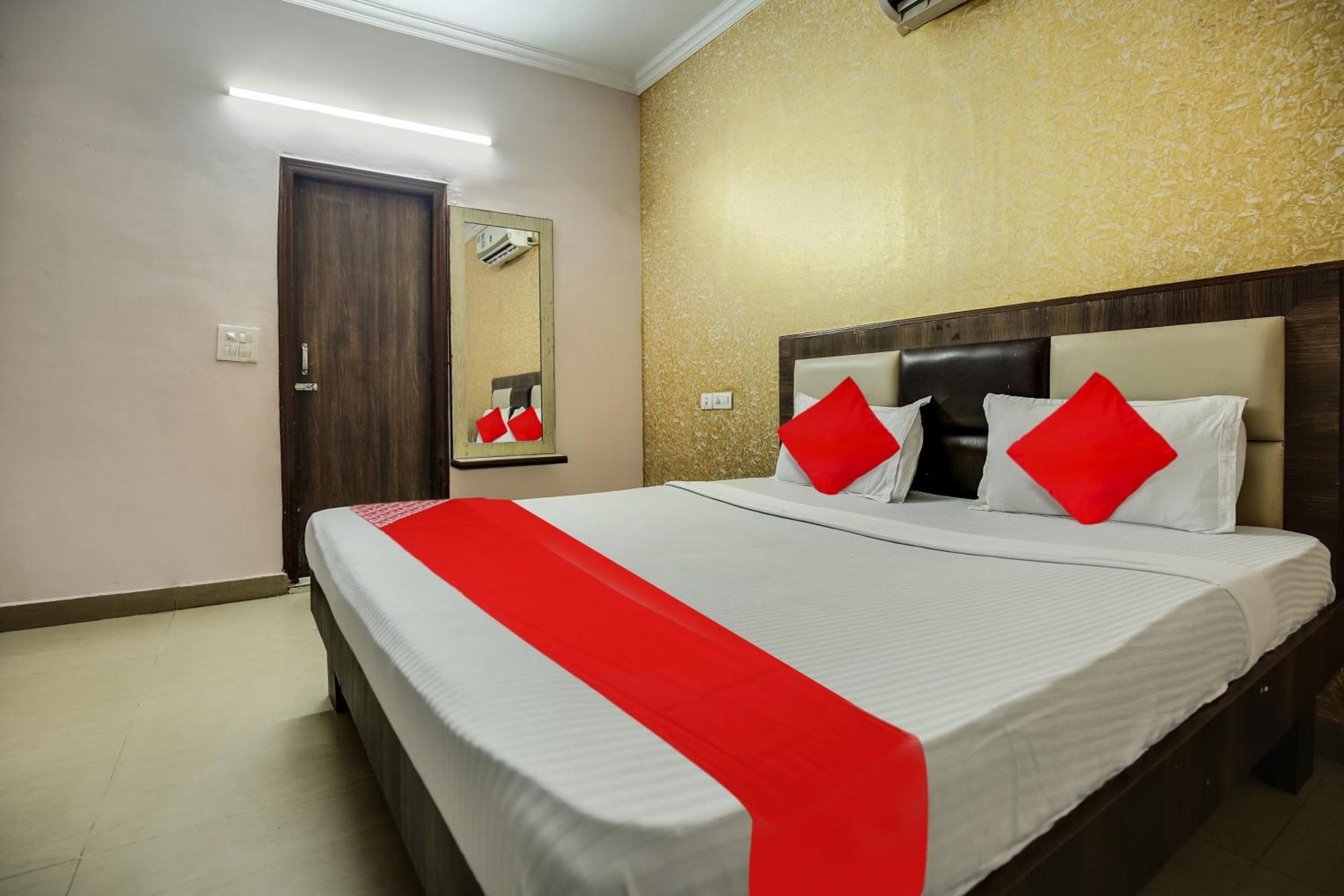 Hotel O Royal Mohali Bagian luar foto